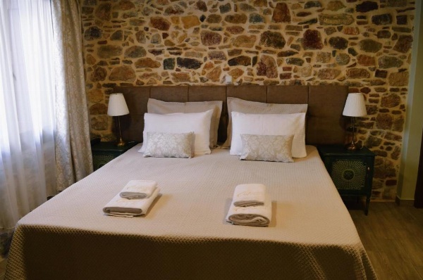 Castro Rooms Chios image 17