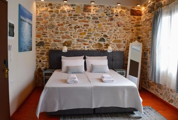 Castro Rooms Chios image 6