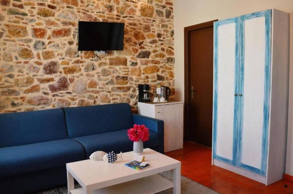 Castro Rooms Chios image 7